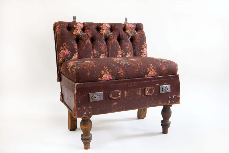 Illustration for article titled Retrotastic Furniture Made from Amazing Old Suitcases and Trunks